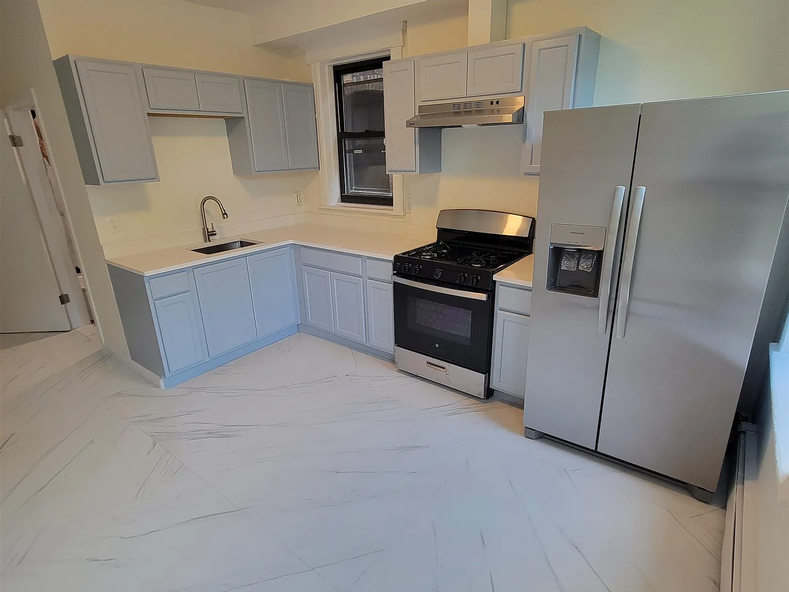 2 bed, 1.0 bath, $2,300 — Photo 1