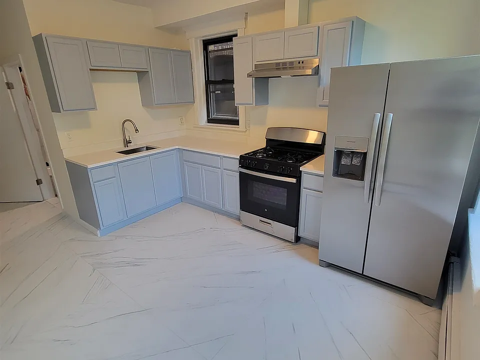 63 Oak St #4A