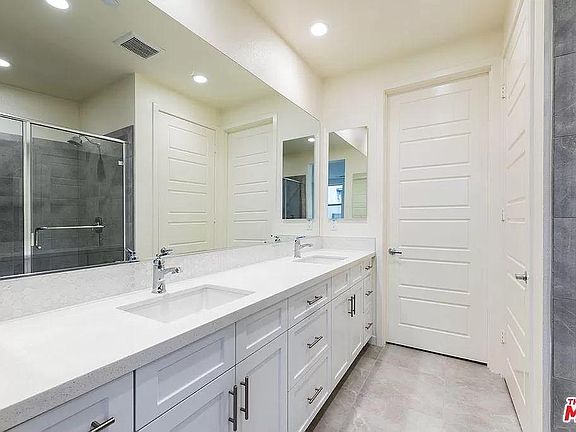 4th image of 19538 Empire Ln