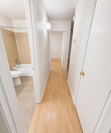 4th image of 10819 Baltic Dr #4