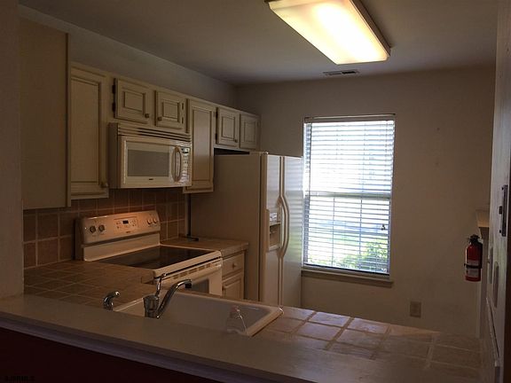 3rd image of 1518 Washington Ct