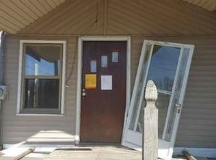 220 W Avenue G, Lewistown, IL 61542