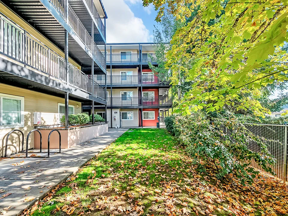 Shadow Hills Apartments