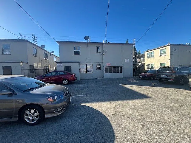 17037/17043/17049 Vanowen St. — Photo 16