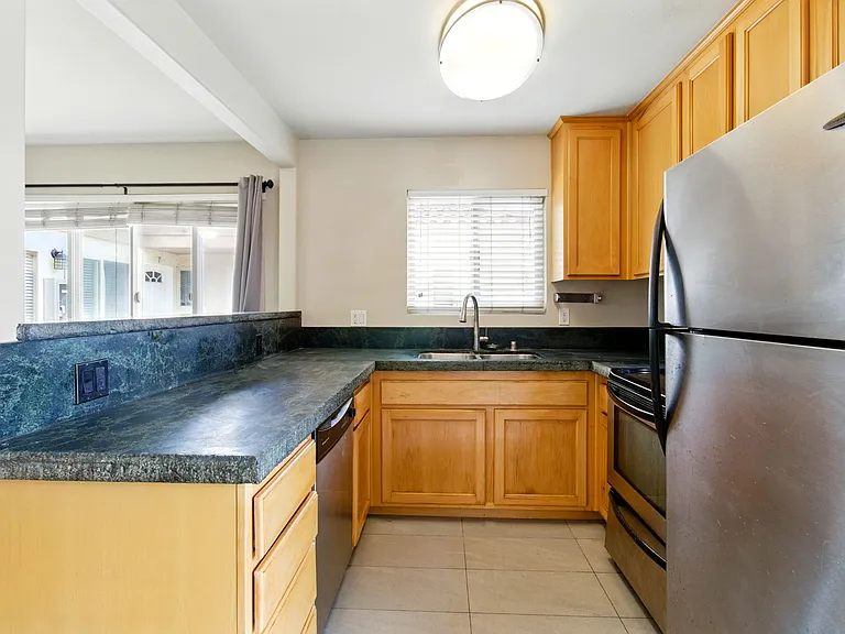 2123 Garnet Ave #5 — Photo 10