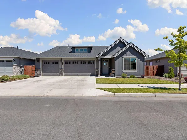 1085 NE Henry Dr, Prineville, OR 97754