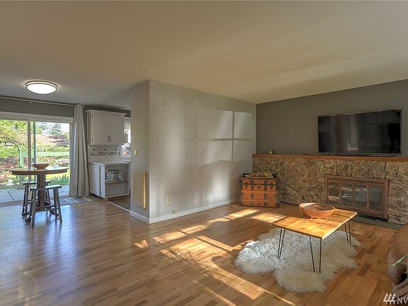 3rd image of 1704 Gemini St SE