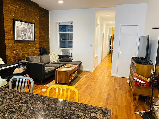 Rented by Bank Neary | media 45