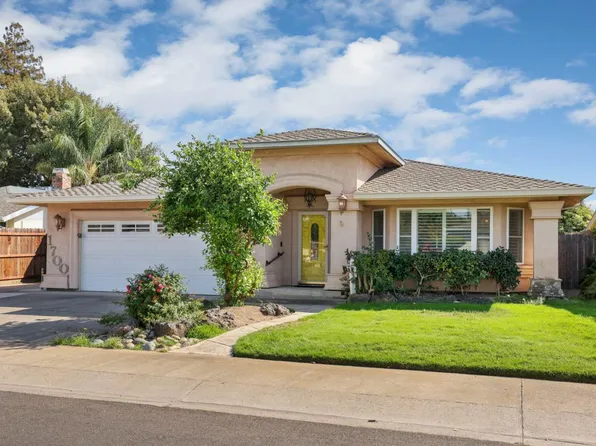 1700 Royal Crest Dr, Lodi, CA 95242