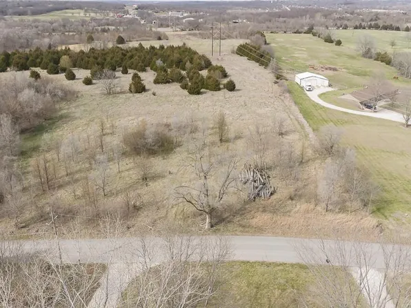 14000 Stillwell Rd, Bonner Springs, KS 66012