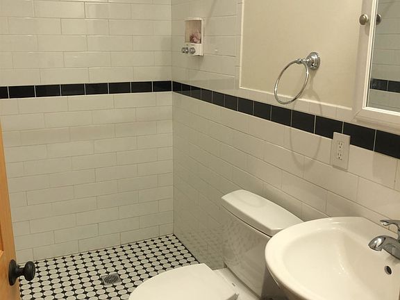 landlord_unit_photo_43969844_4
