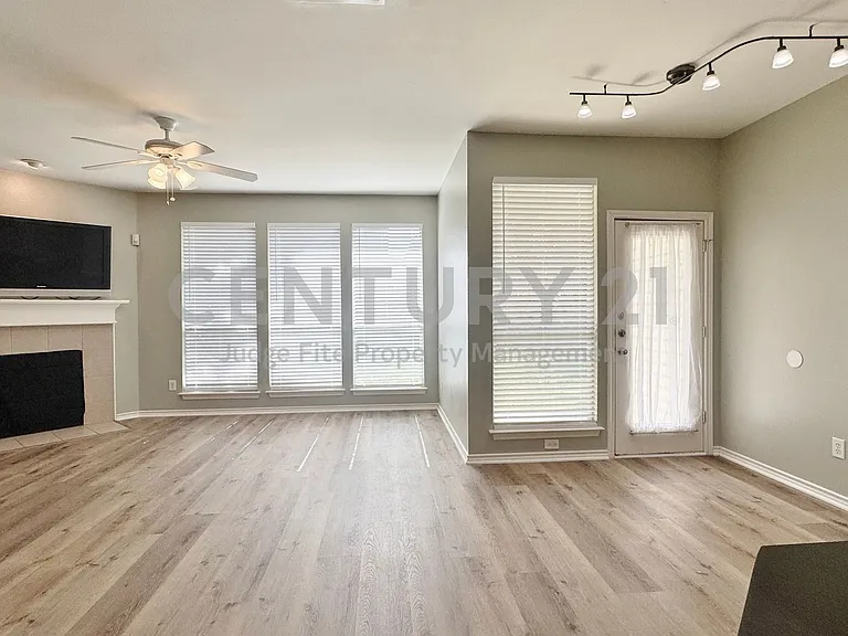 4228 Boulder Park Dr — Photo 3