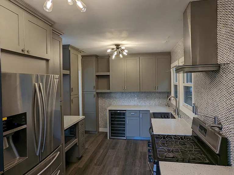 2253 Earl Ave — Photo 9