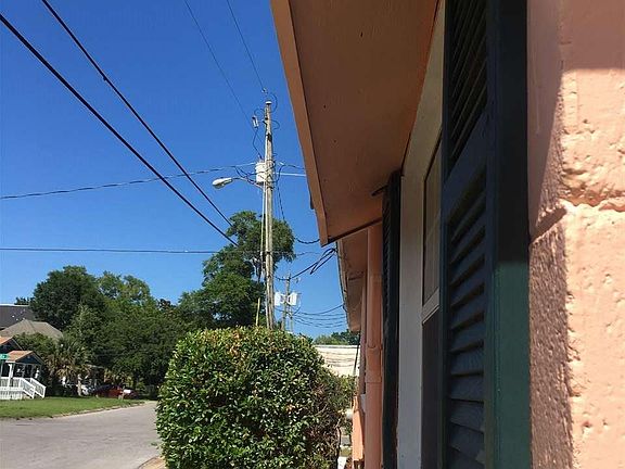 5th image of 1121 N 8th Ave