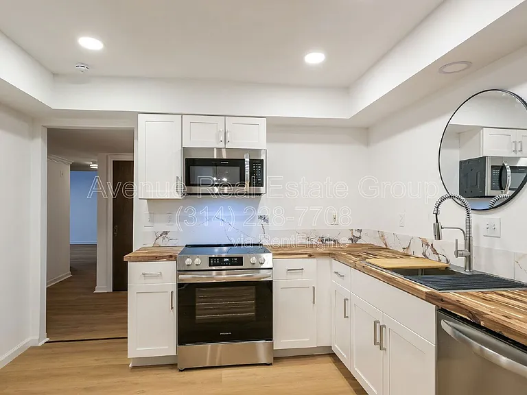590 Sarah Ln #301 — Photo 8