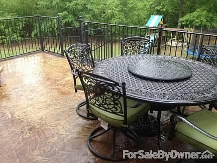 Upper Deck Entertainment Area
						:
						Perfect for the spring and fall evenings or just watching the kids play.