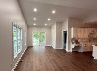 8607 Pebble Creek Dr, Newburgh, IN 47630