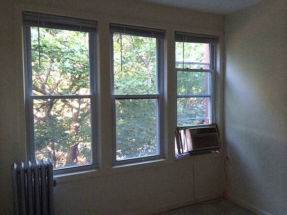 5th image of 21873 Hempstead Ave
