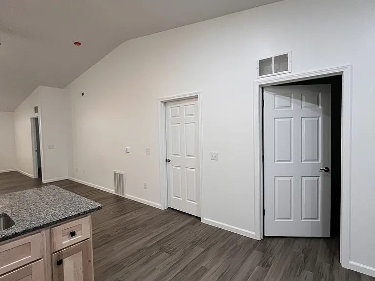 212 S Taylor St — Photo 11