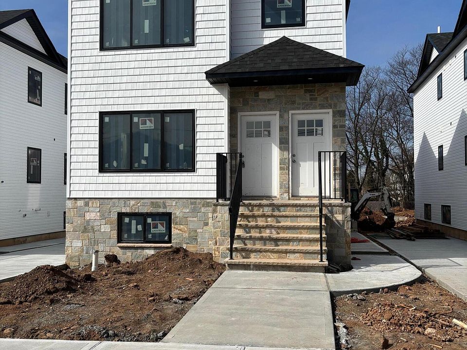 1st image of 284 Eltingville Blvd