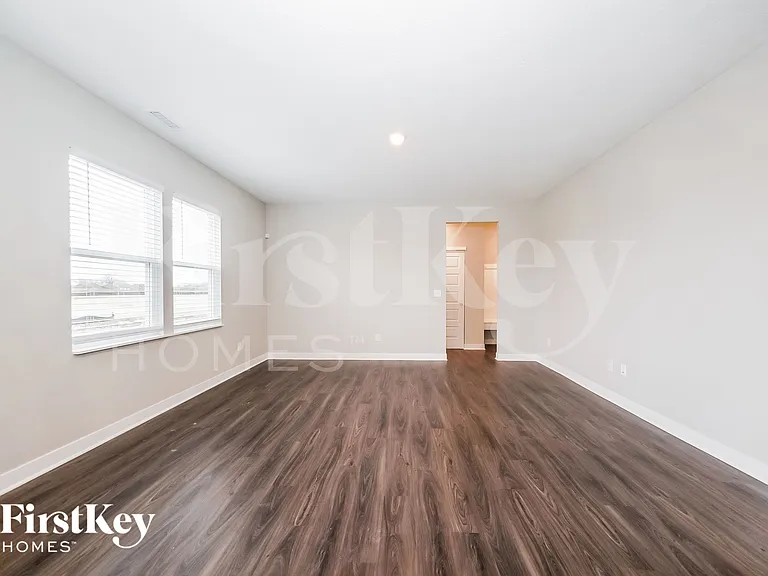 2273 Bingham Pl — Photo 3