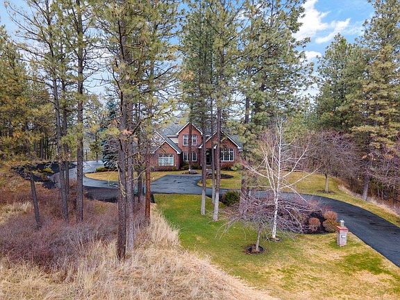 3rd image of 2015 E Wildflower Ln