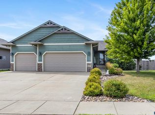 427 Adrianna Ave, Harrisburg, SD 57032