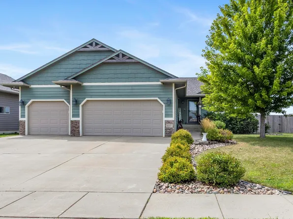 427 Adrianna Ave, Harrisburg, SD 57032