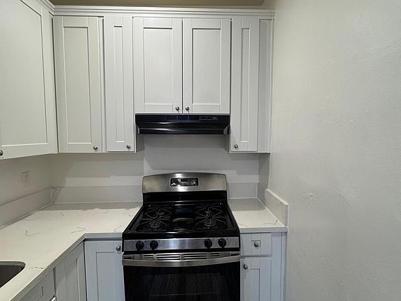 4th image of 221 N Rampart Blvd #302