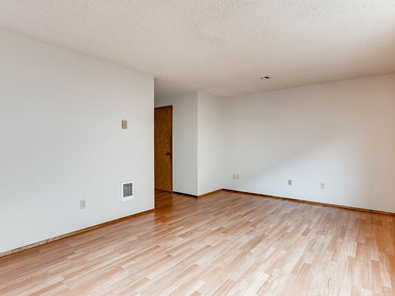 5th image of 10328 15th Avenue Ct E