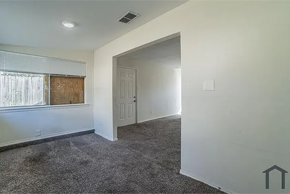 6029 Wormar Ave — Photo 10