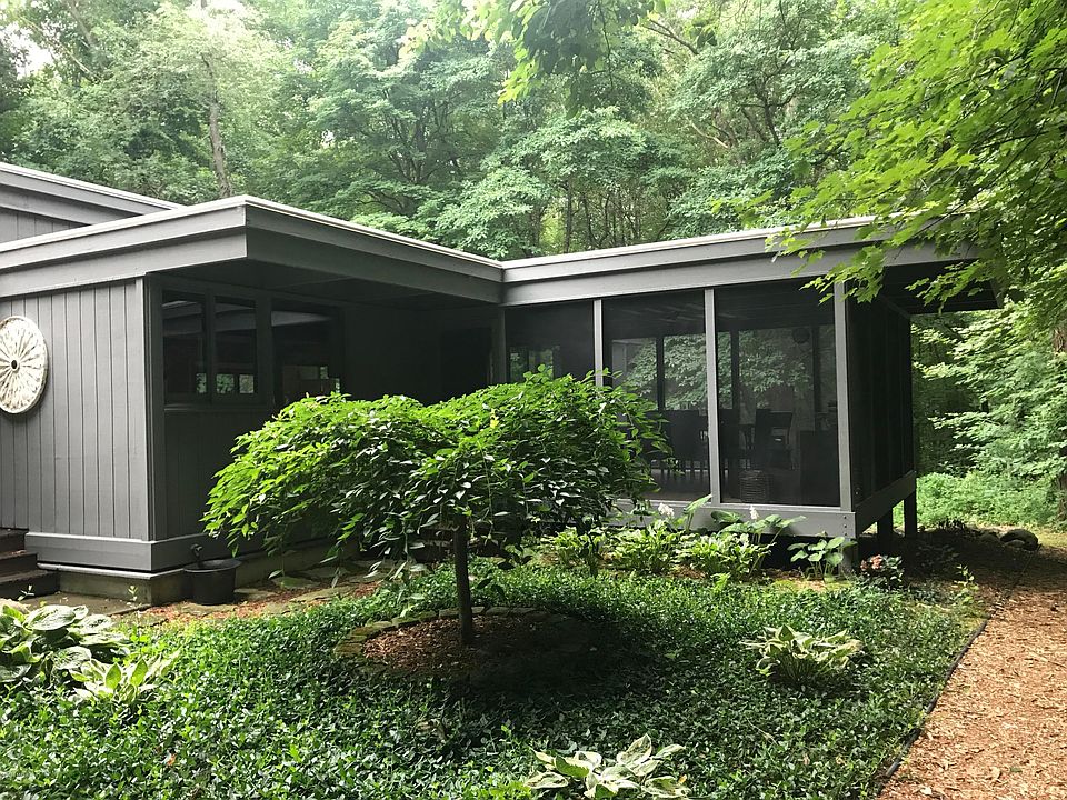 2nd image of 4207 Carver Dr