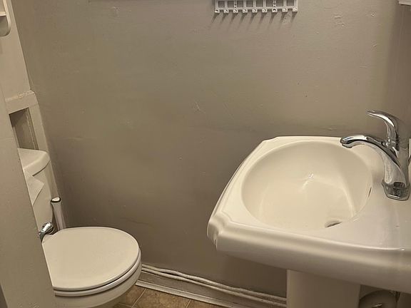 5th image of 100 Deer Creek Dr #4