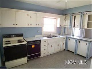 5th image of 123 Woodrow St