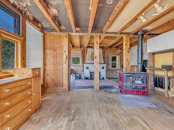 3rd image of 13 Modoc St