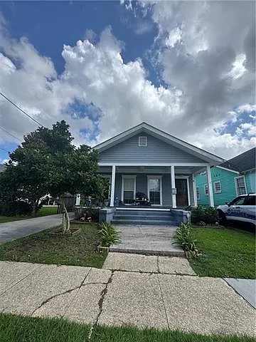 Building Photo - 804 Pontalba St