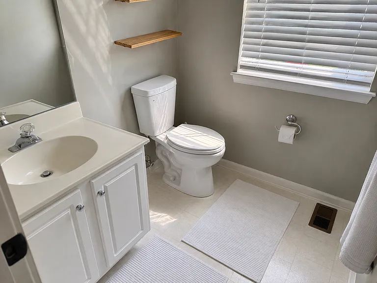 35 Lois Ln — Photo 36