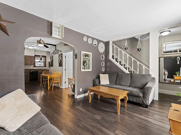 5th image of 264 E 5th St