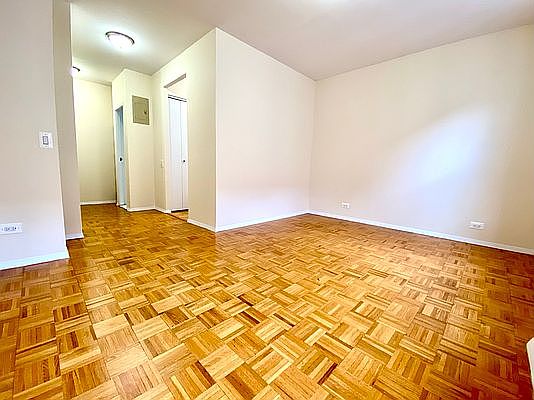 3rd image of 504 E 79th St APT 5H