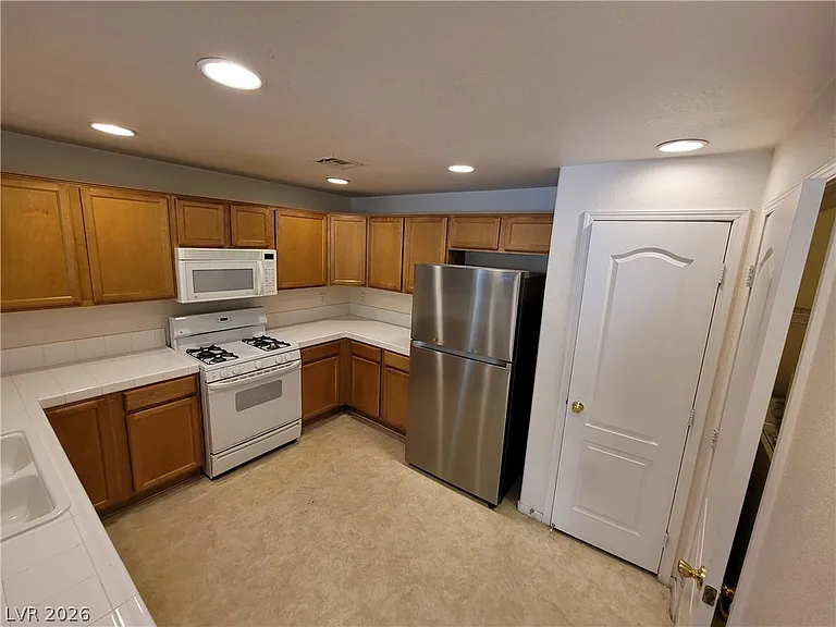 2325 Windmill Pkwy #324 — Photo 18