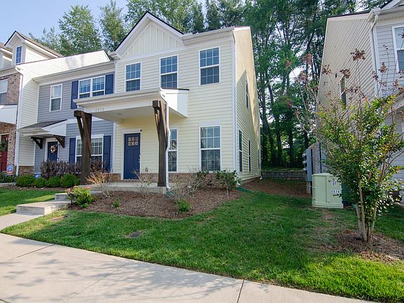 2nd image of 2818 Sonoma Way