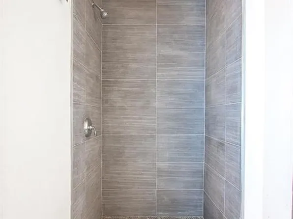 190 Christopher Columbus Drive image 8 of 10