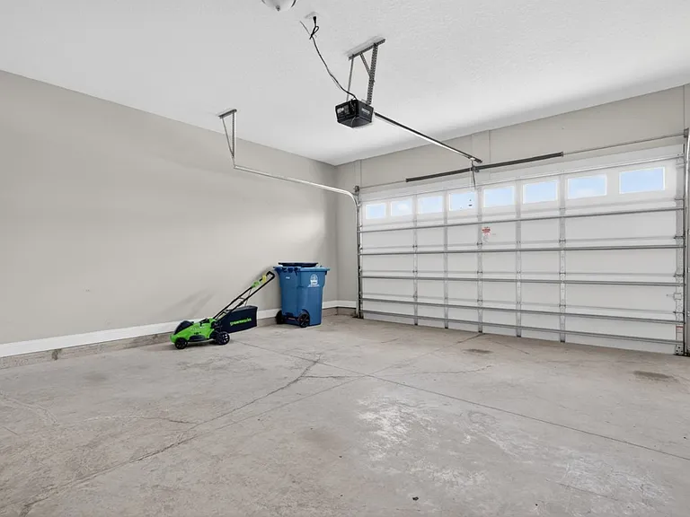 527 Marquesa Cir — Photo 36