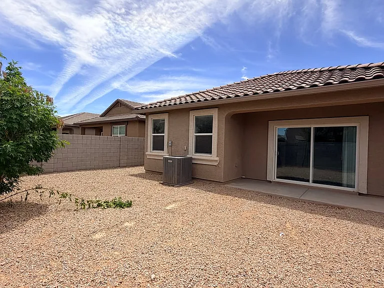 35420 W San Alvarez Ave — Photo 23