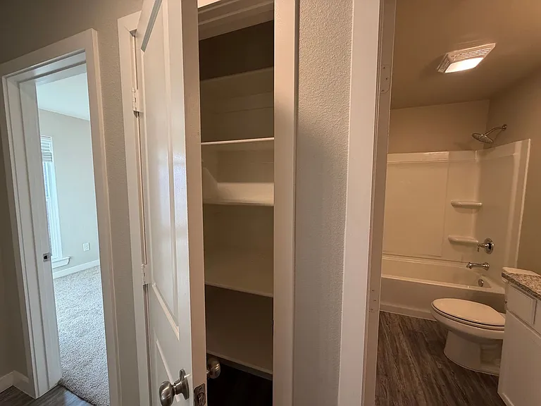 3215 Volney Ave — Photo 20