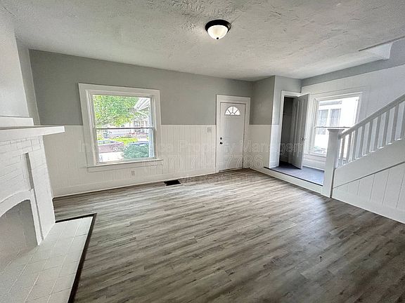 2nd image of 951 Ferndale Ave