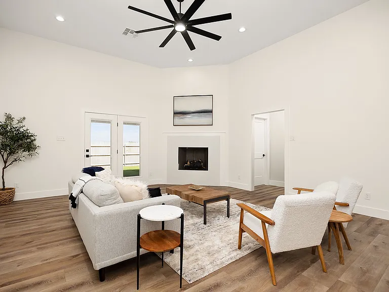 5442 Riviera Ln — Photo 3