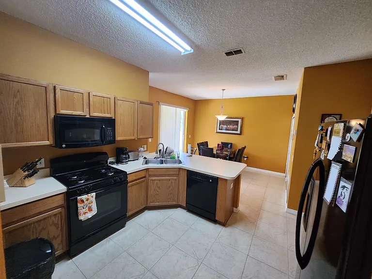 2503 Buttercup Ct — Photo 18