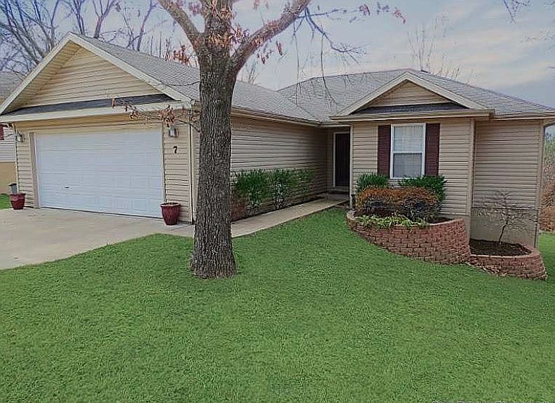 1st image of 7 Witherby Ln