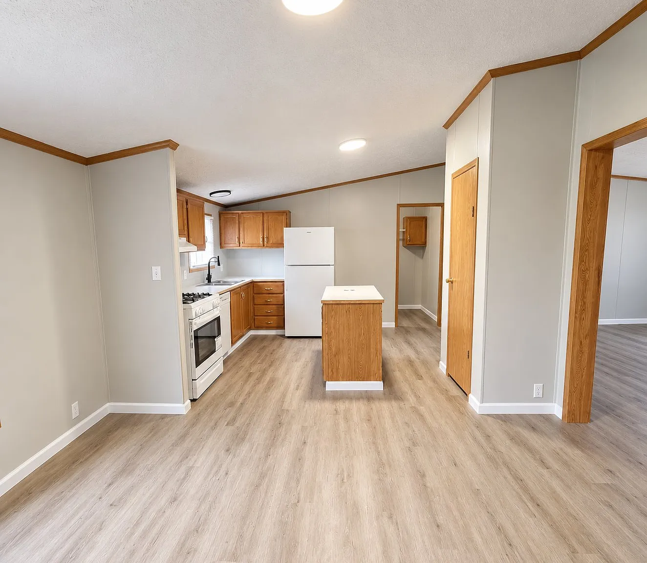 3 bed, 1512 sqft, $1,118 — Photo 2